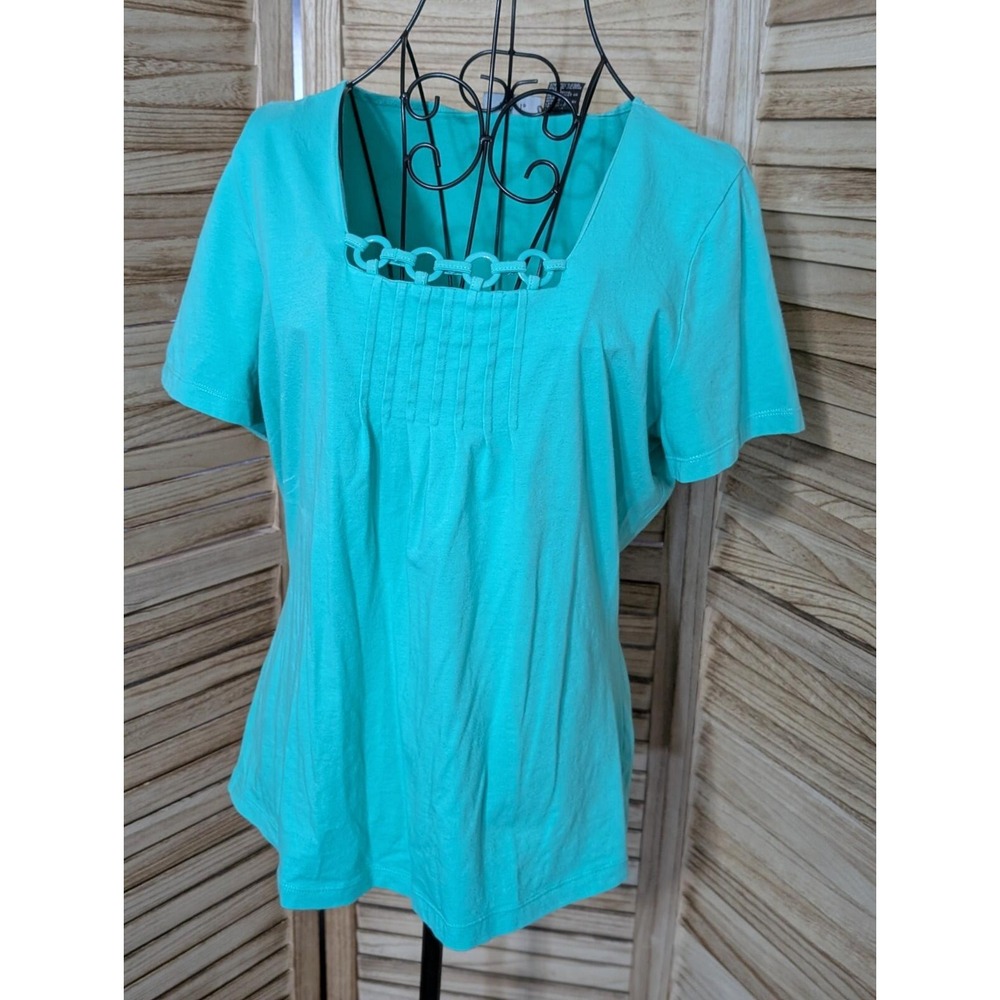 R-Q-T short sleeve Teal plastic chain detail blouse size Large